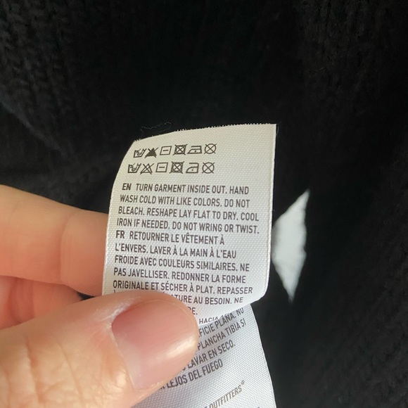 American Eagle knit multi colored sweater - Picture 9 of 10